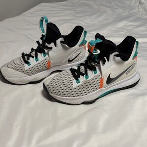 Nike Air LeBron Witness V 5 Black/white/clear/teal basketball shoes